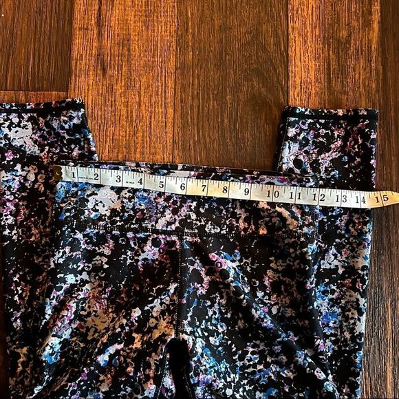 Fabletics crop leggings  - Picture 5 of 6